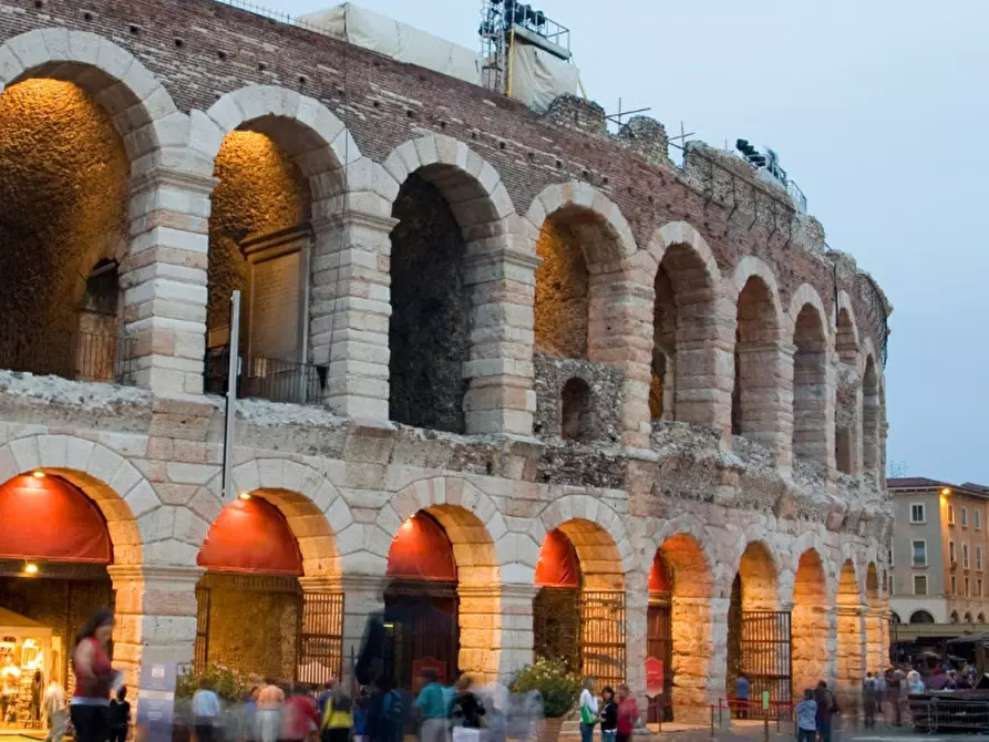 Immagine 46 di Appartamento in vendita  in Via Mazzini a Verona