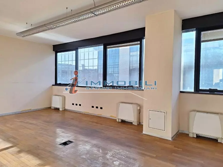 Immagine 1 di Ufficio in affitto  in VIA CANTORE GEN. a Sesto San Giovanni