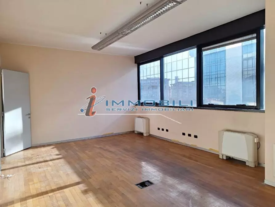Immagine 13 di Ufficio in affitto  in VIA CANTORE GEN. a Sesto San Giovanni