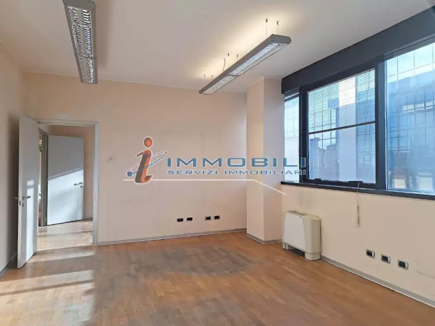 Immagine 15 di Ufficio in affitto  in VIA CANTORE GEN. a Sesto San Giovanni