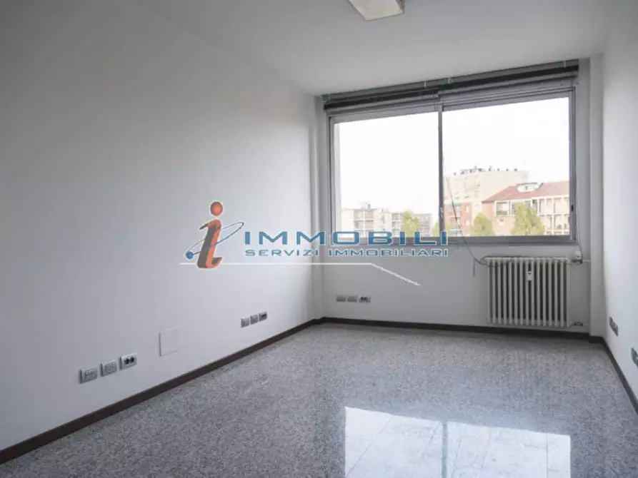 Immagine 1 di Ufficio in affitto  in VIA POPULONIA a Milano
