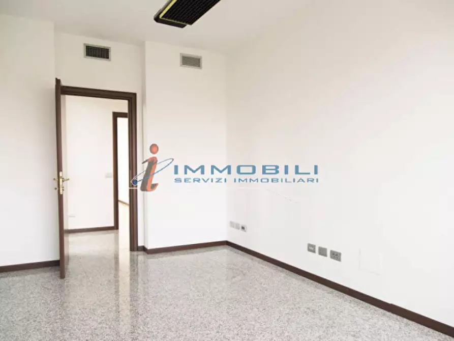 Immagine 5 di Ufficio in affitto  in VIA POPULONIA a Milano