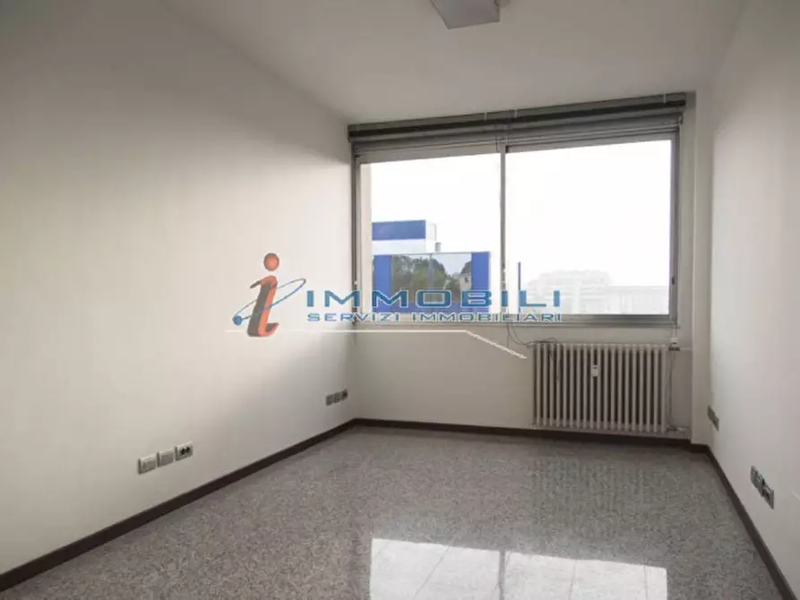 Immagine 6 di Ufficio in affitto  in VIA POPULONIA a Milano
