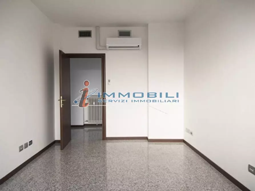 Immagine 7 di Ufficio in affitto  in VIA POPULONIA a Milano