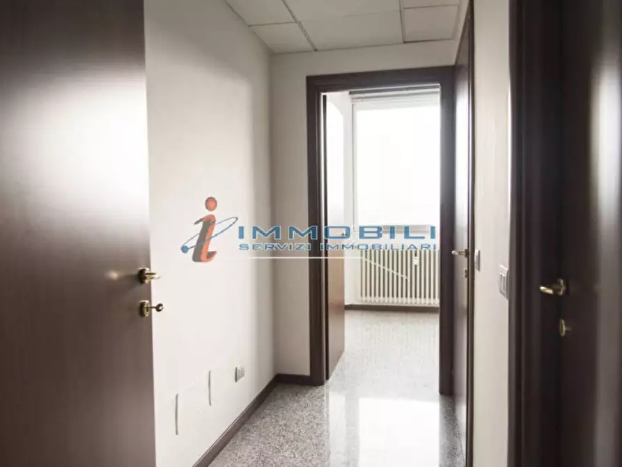 Immagine 9 di Ufficio in affitto  in VIA POPULONIA a Milano