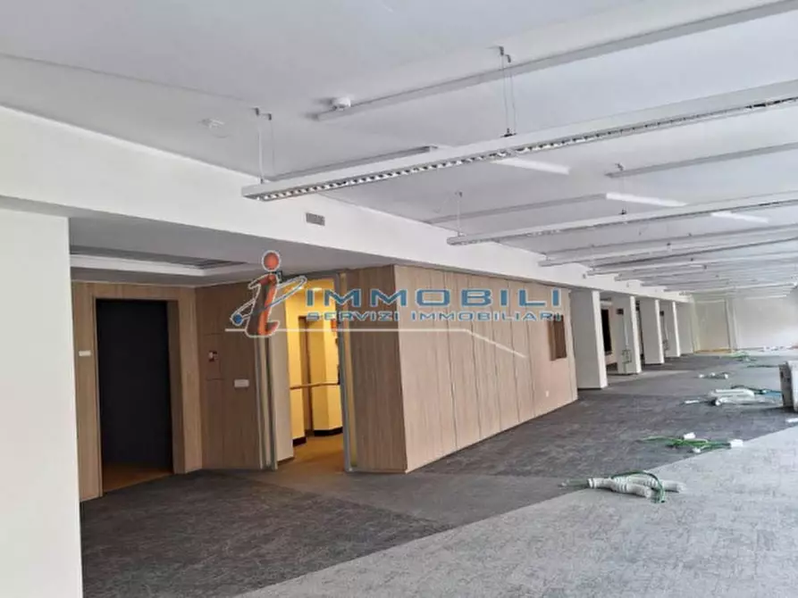 Immagine 1 di Ufficio in affitto  in VIALE MONZA a Milano