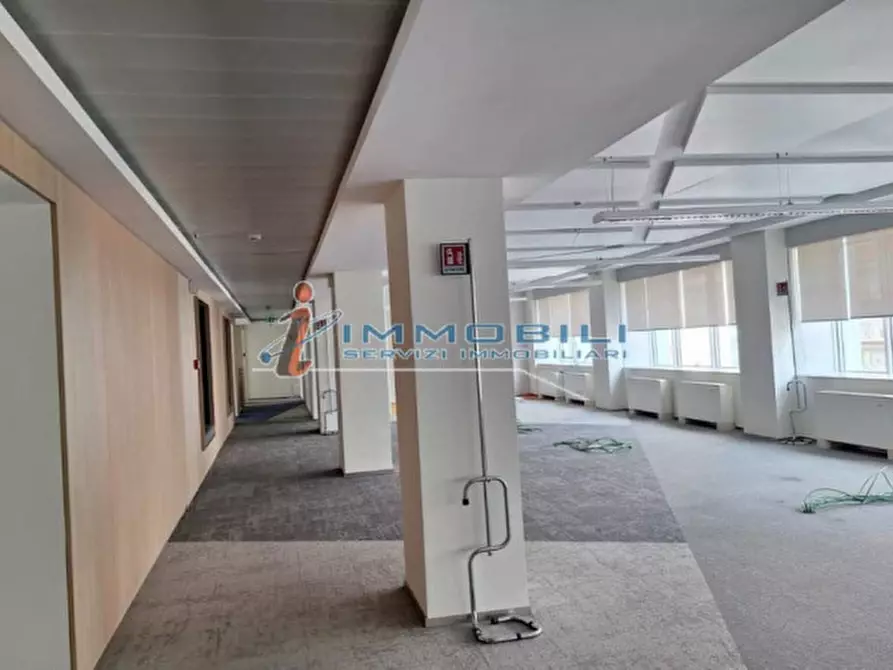 Immagine 4 di Ufficio in affitto  in VIALE MONZA a Milano
