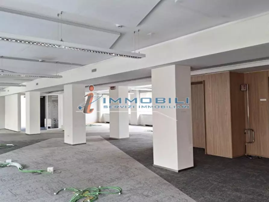 Immagine 17 di Ufficio in affitto  in VIALE MONZA a Milano