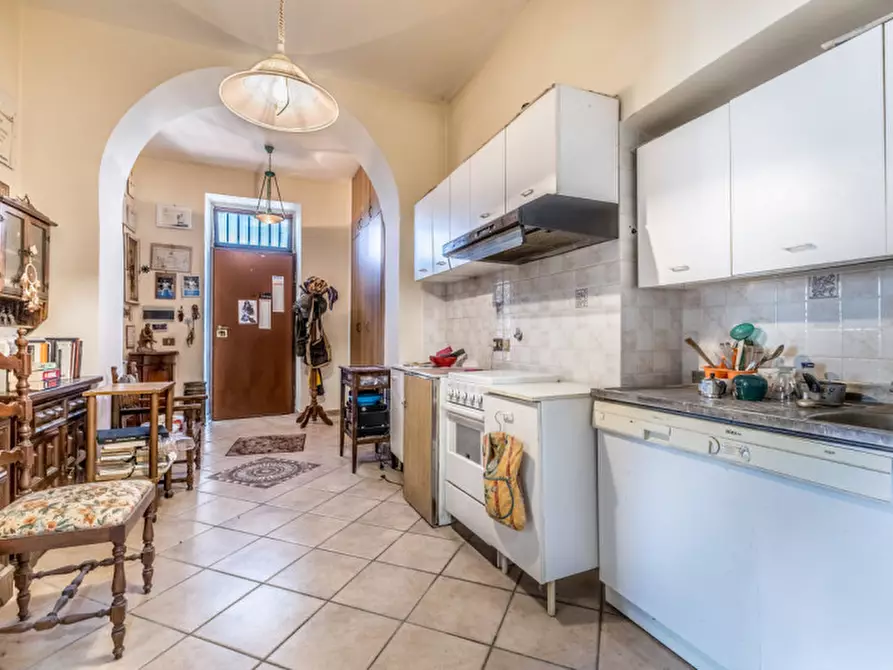 Immagine 4 di Appartamento in vendita  in Via Tuscolana 1661 a Roma