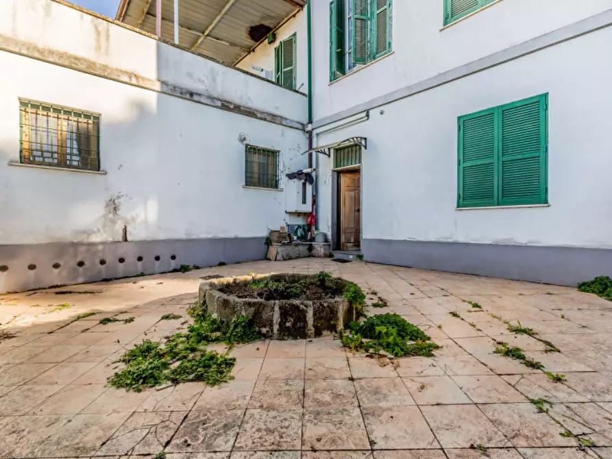 Immagine 16 di Appartamento in vendita  in Via Tuscolana 1661 a Roma