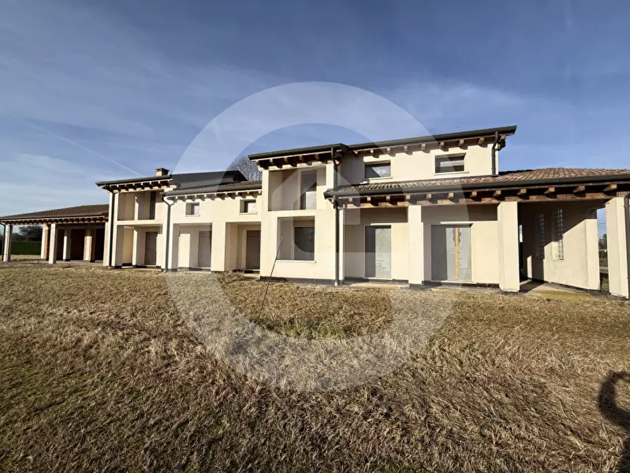 Immagine 1 di Casa bifamiliare in vendita  a Santa Giustina In Colle