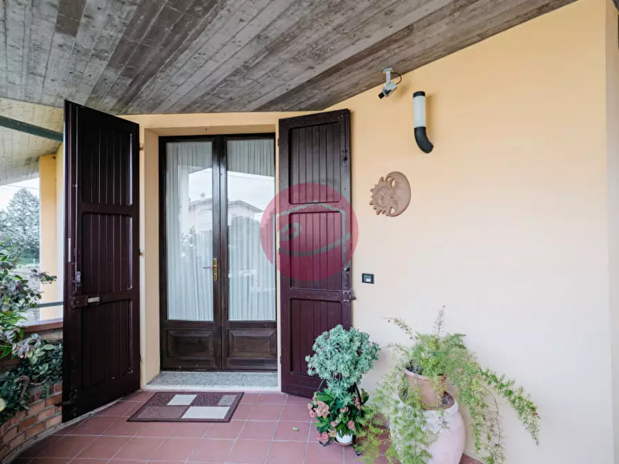 Immagine 3 di Villa in vendita  a Savignano Sul Rubicone
