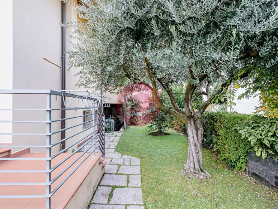 Immagine 6 di Villa in vendita  a Savignano Sul Rubicone