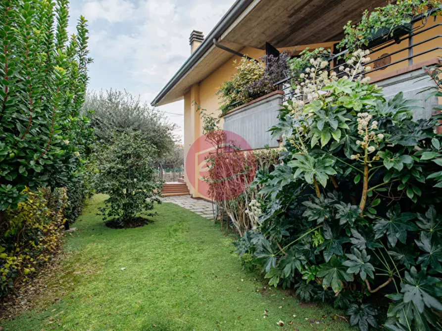 Immagine 7 di Villa in vendita  a Savignano Sul Rubicone