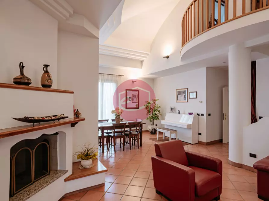 Immagine 9 di Villa in vendita  a Savignano Sul Rubicone