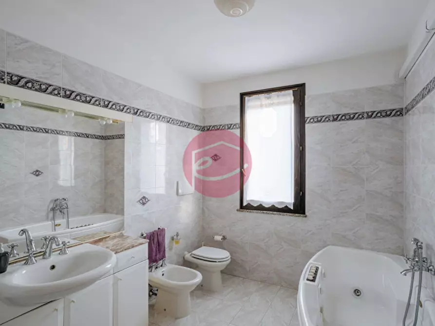 Immagine 18 di Villa in vendita  a Savignano Sul Rubicone