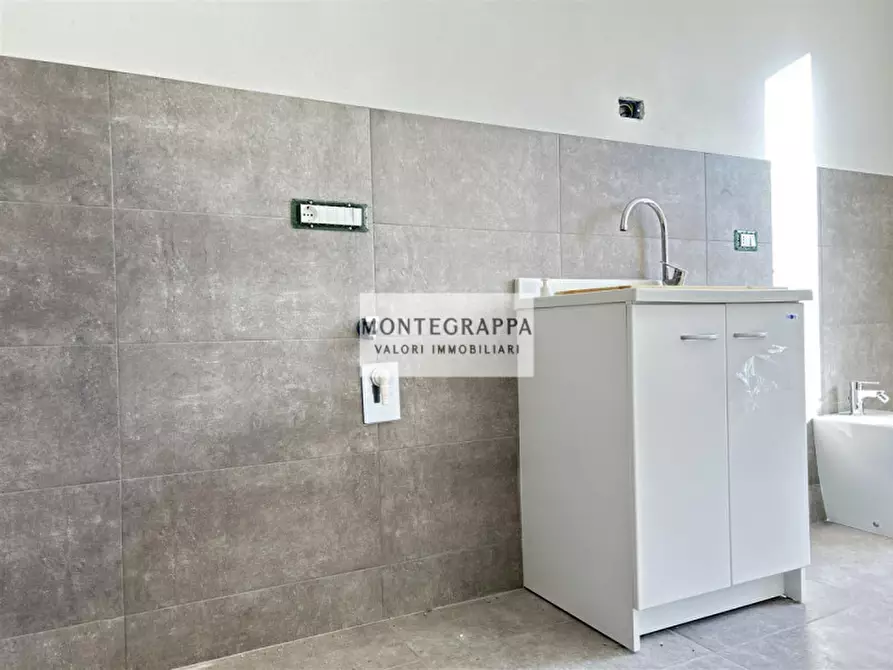 Immagine 13 di Casa bifamiliare in vendita  in Via Roma a Loreggia