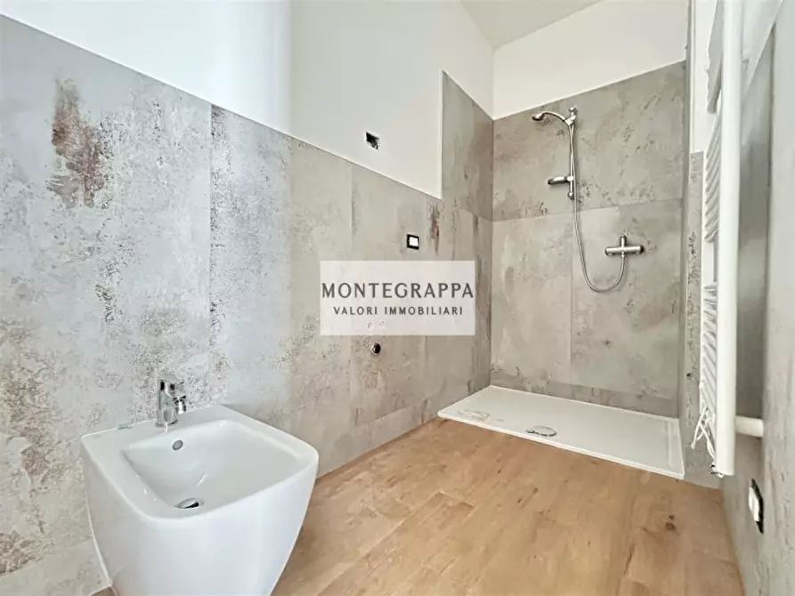 Immagine 18 di Casa bifamiliare in vendita  in Via Roma a Loreggia