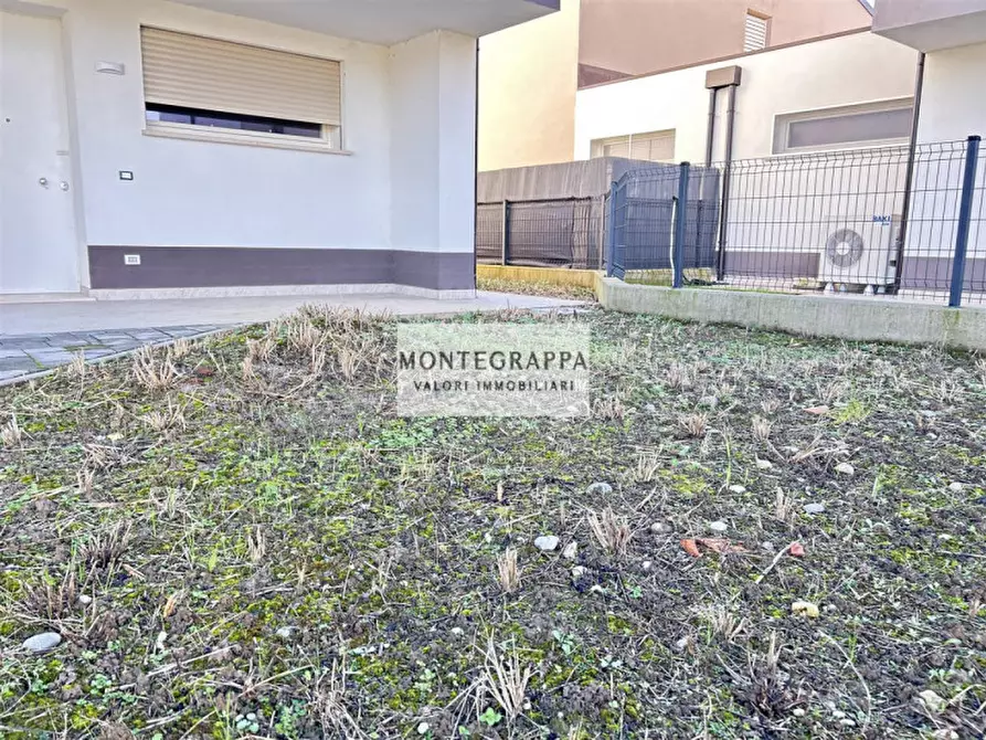 Immagine 20 di Casa bifamiliare in vendita  in Via Roma a Loreggia