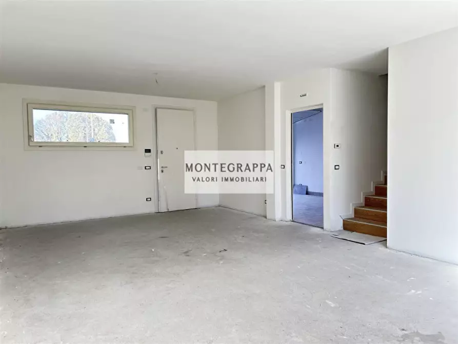 Immagine 28 di Casa bifamiliare in vendita  in Via Roma a Loreggia