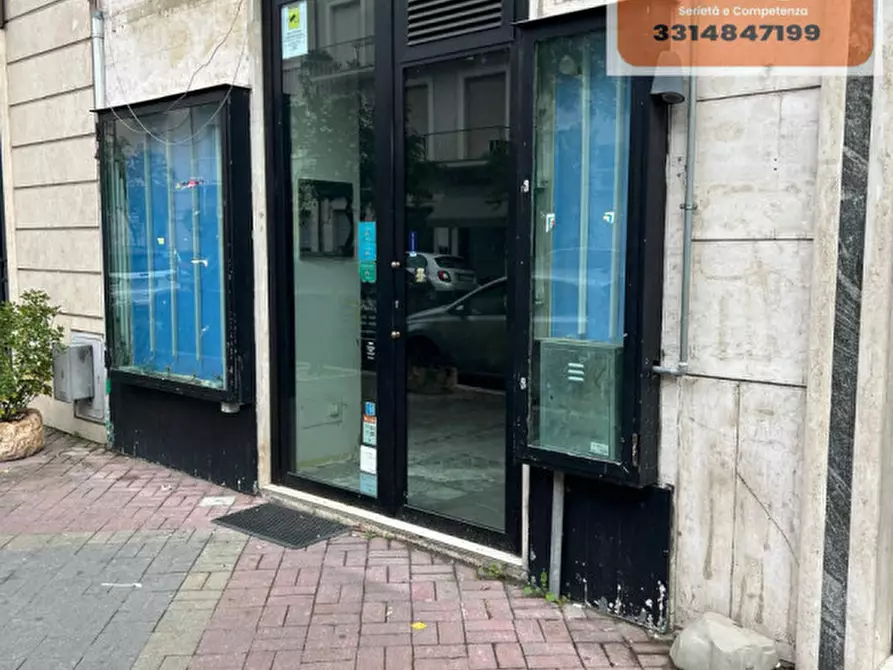 Immagine 2 di Negozio in affitto  a Cassino