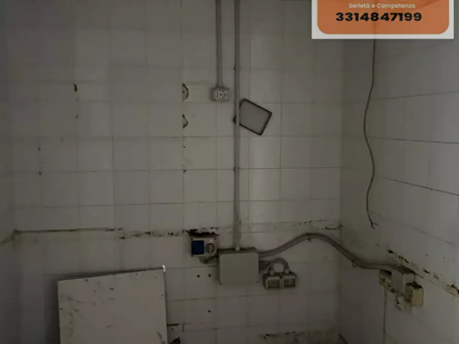 Immagine 10 di Negozio in affitto  a Cassino