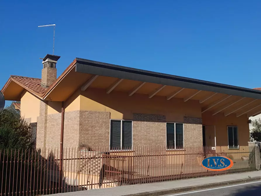 Immagine 2 di Casa indipendente in vendita  in Via Giuseppe Roi n. 3 a Montegalda