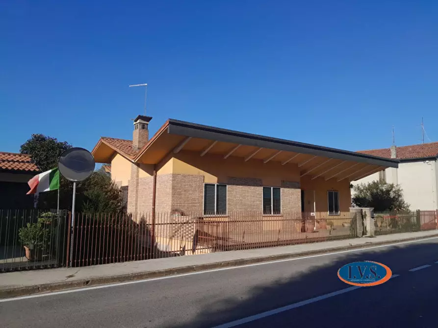 Immagine 3 di Casa indipendente in vendita  in Via Giuseppe Roi n. 3 a Montegalda