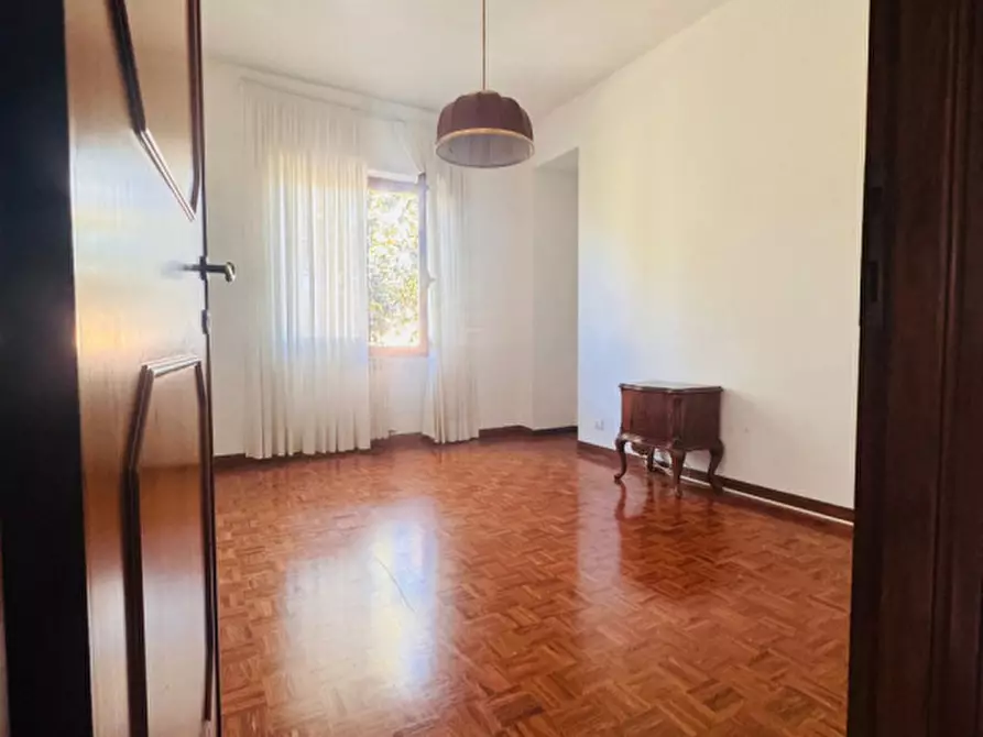 Immagine 18 di Villa in vendita  in via sofocle 105 a Roma