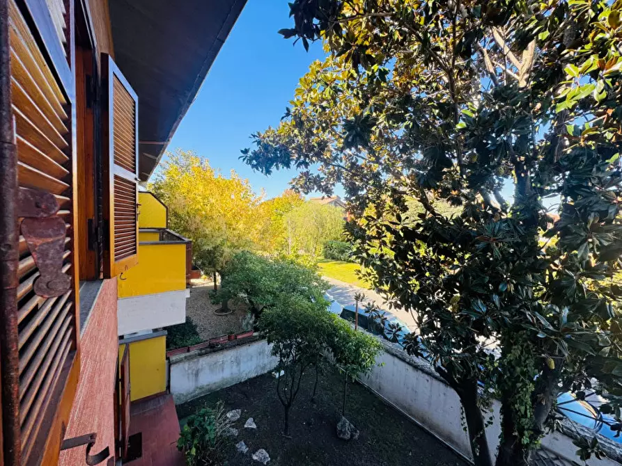 Immagine 24 di Villa in vendita  in via sofocle 105 a Roma