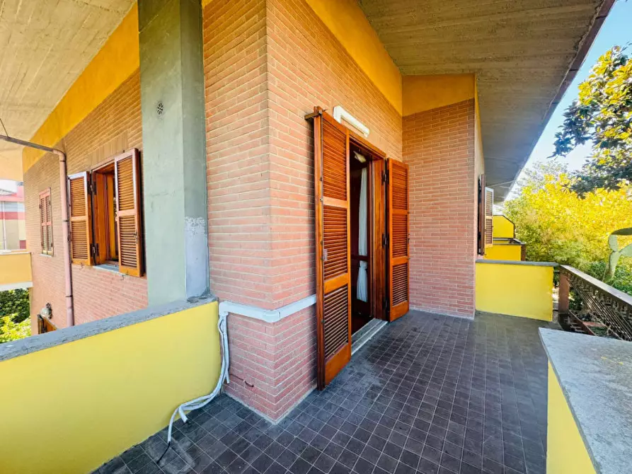 Immagine 25 di Villa in vendita  in via sofocle 105 a Roma