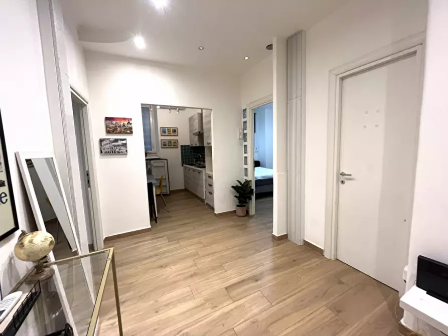 Immagine 3 di Appartamento in vendita  in Via Marziale a Roma