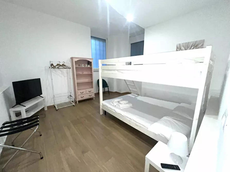 Immagine 5 di Appartamento in vendita  in Via Marziale a Roma