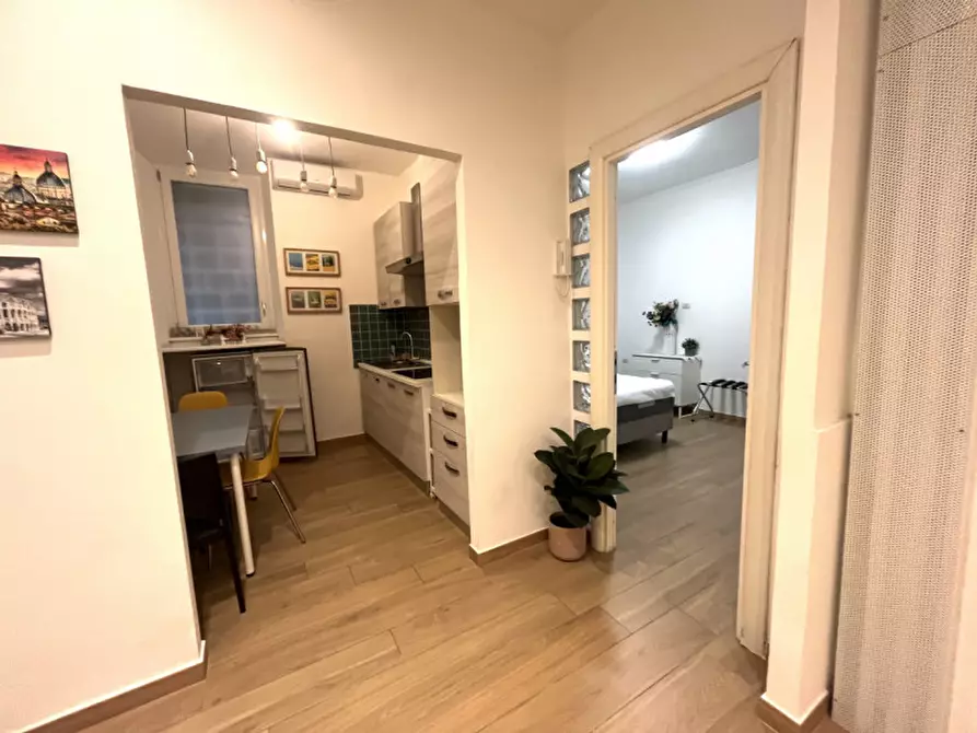 Immagine 11 di Appartamento in vendita  in Via Marziale a Roma