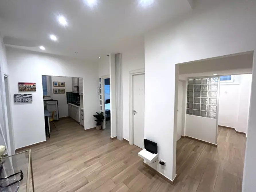Immagine 12 di Appartamento in vendita  in Via Marziale a Roma