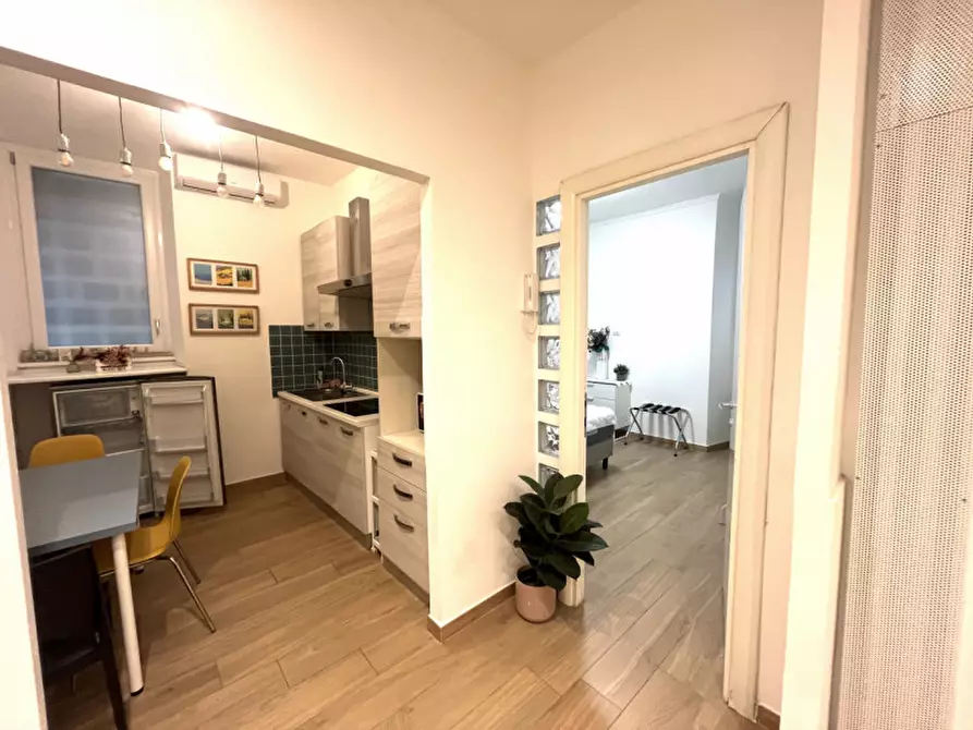 Immagine 19 di Appartamento in vendita  in Via Marziale a Roma