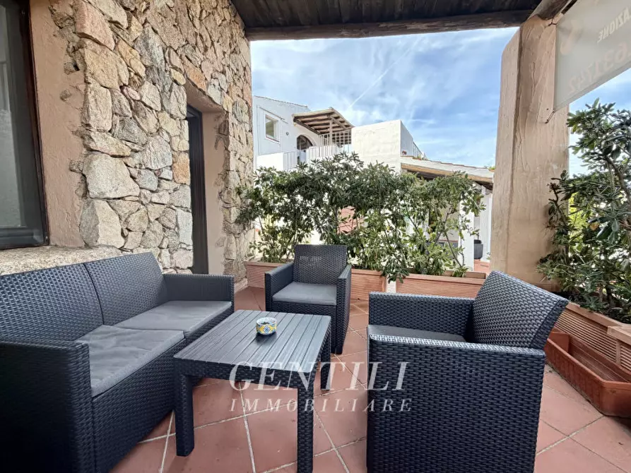 Immagine 10 di Attività commerciale in affitto  a Arzachena