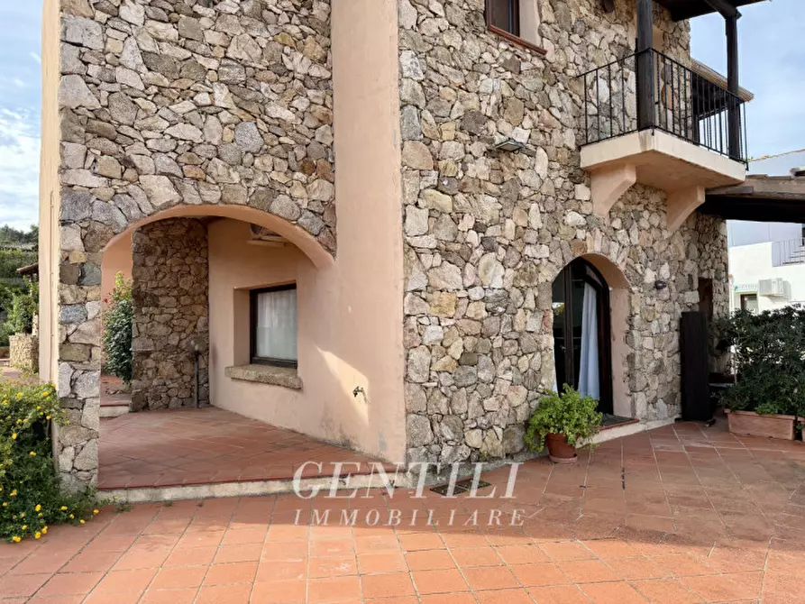 Immagine 11 di Attività commerciale in affitto  a Arzachena