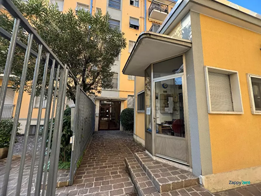 Immagine 21 di Appartamento in affitto  in Via Pellegrino Rossi, 81 a Milano