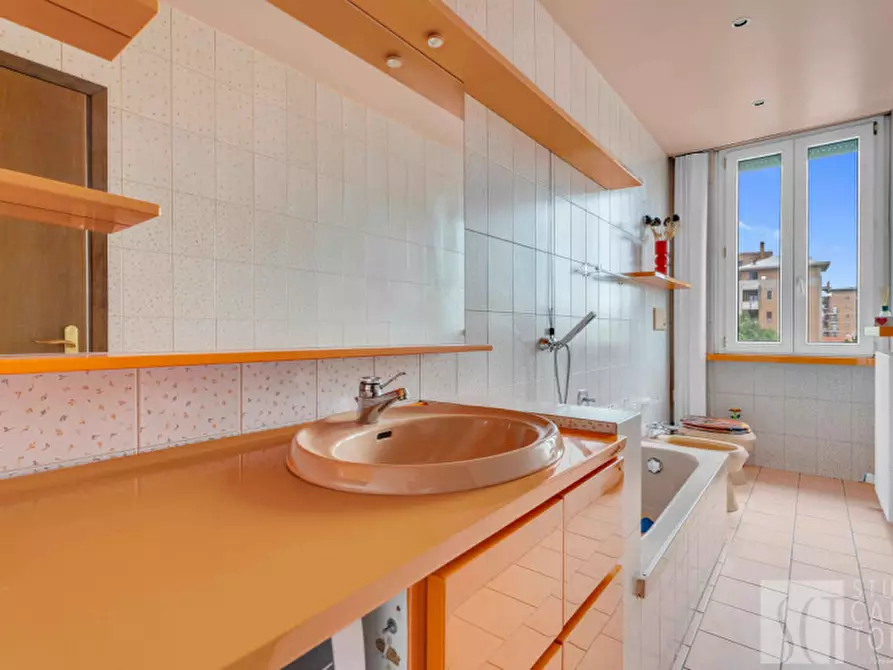 Immagine 16 di Appartamento in vendita  in Alzaia Naviglio Pavese, 60 a Milano