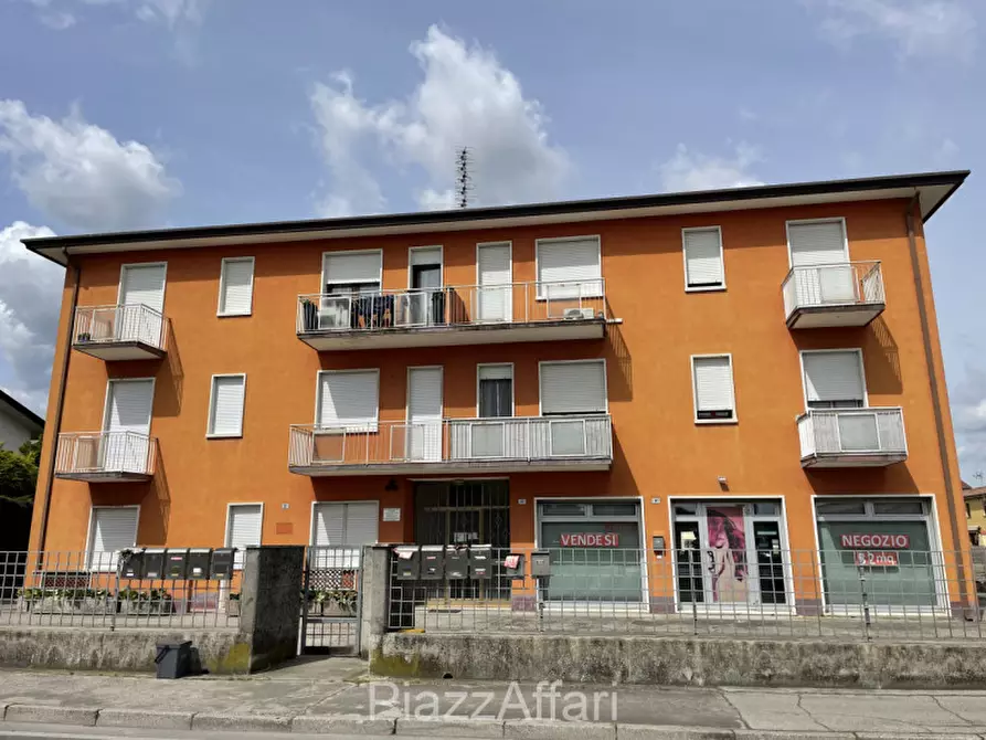 Immagine 4 di Negozio in vendita  in Via IV Novembre a Piove Di Sacco