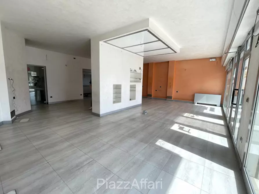 Immagine 7 di Negozio in vendita  in Via IV Novembre a Piove Di Sacco