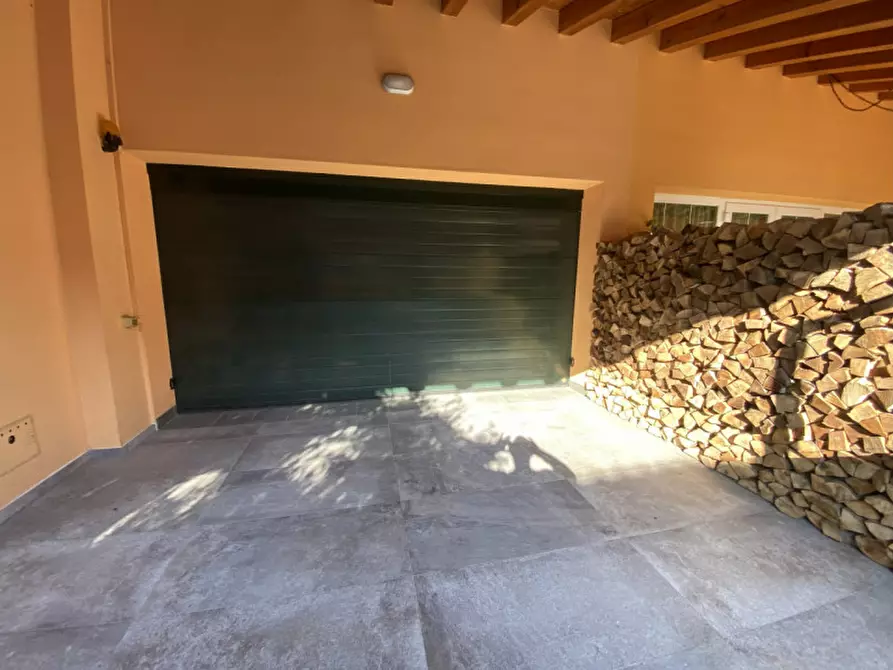 Immagine 4 di Casa bifamiliare in vendita  a Rossano Veneto