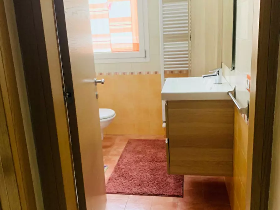 Immagine 8 di Casa bifamiliare in vendita  a Rossano Veneto