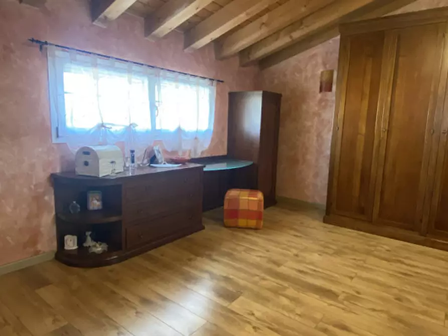 Immagine 10 di Casa bifamiliare in vendita  a Rossano Veneto