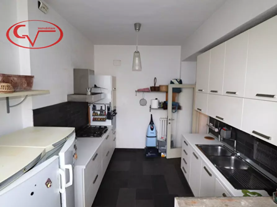 Immagine 15 di Appartamento in vendita  in via Michelangelo a Montevarchi