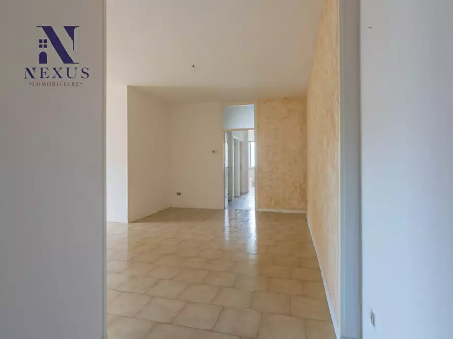 Immagine 2 di Appartamento in vendita  a Fano