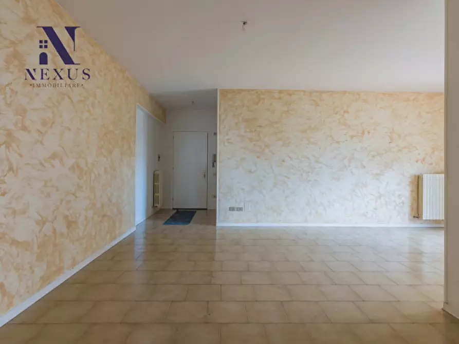 Immagine 11 di Appartamento in vendita  a Fano