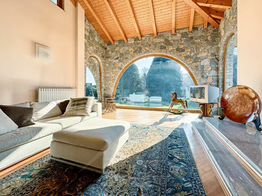 Immagine 5 di Villa in vendita  in Via Cesare Battisti 84 a Invorio