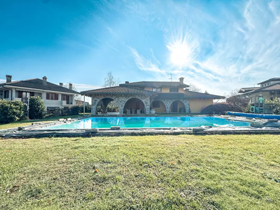 Immagine 35 di Villa in vendita  in Via Cesare Battisti 84 a Invorio